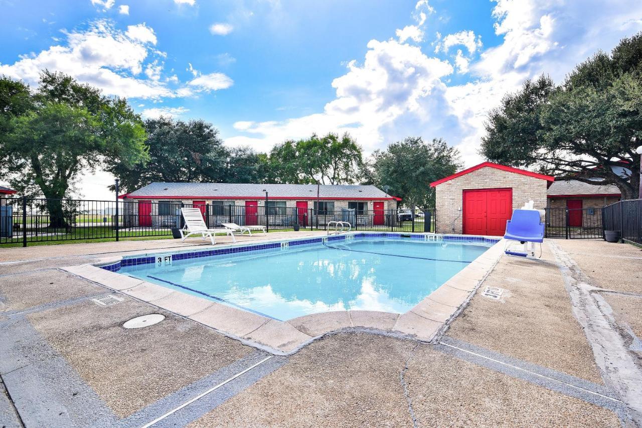 Americas Best Value Inn Lockhart Tx Exteriér fotografie