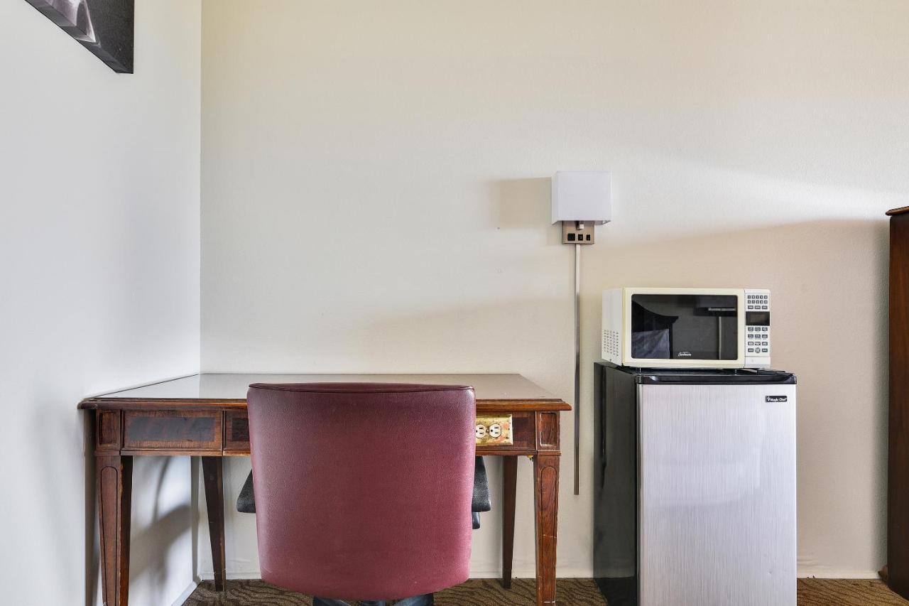 Americas Best Value Inn Lockhart Tx Exteriér fotografie