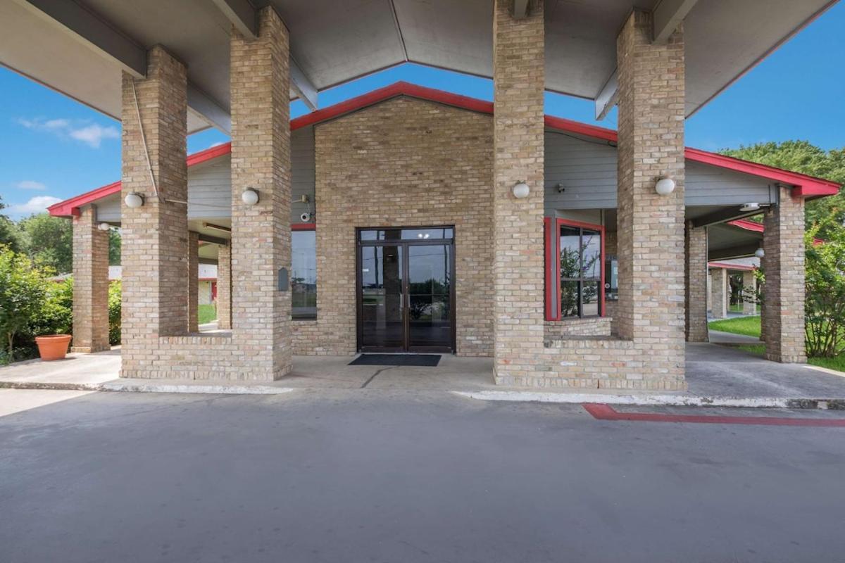 Americas Best Value Inn Lockhart Tx Exteriér fotografie