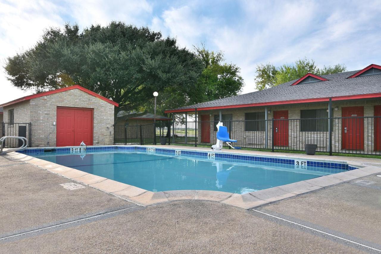 Americas Best Value Inn Lockhart Tx Exteriér fotografie