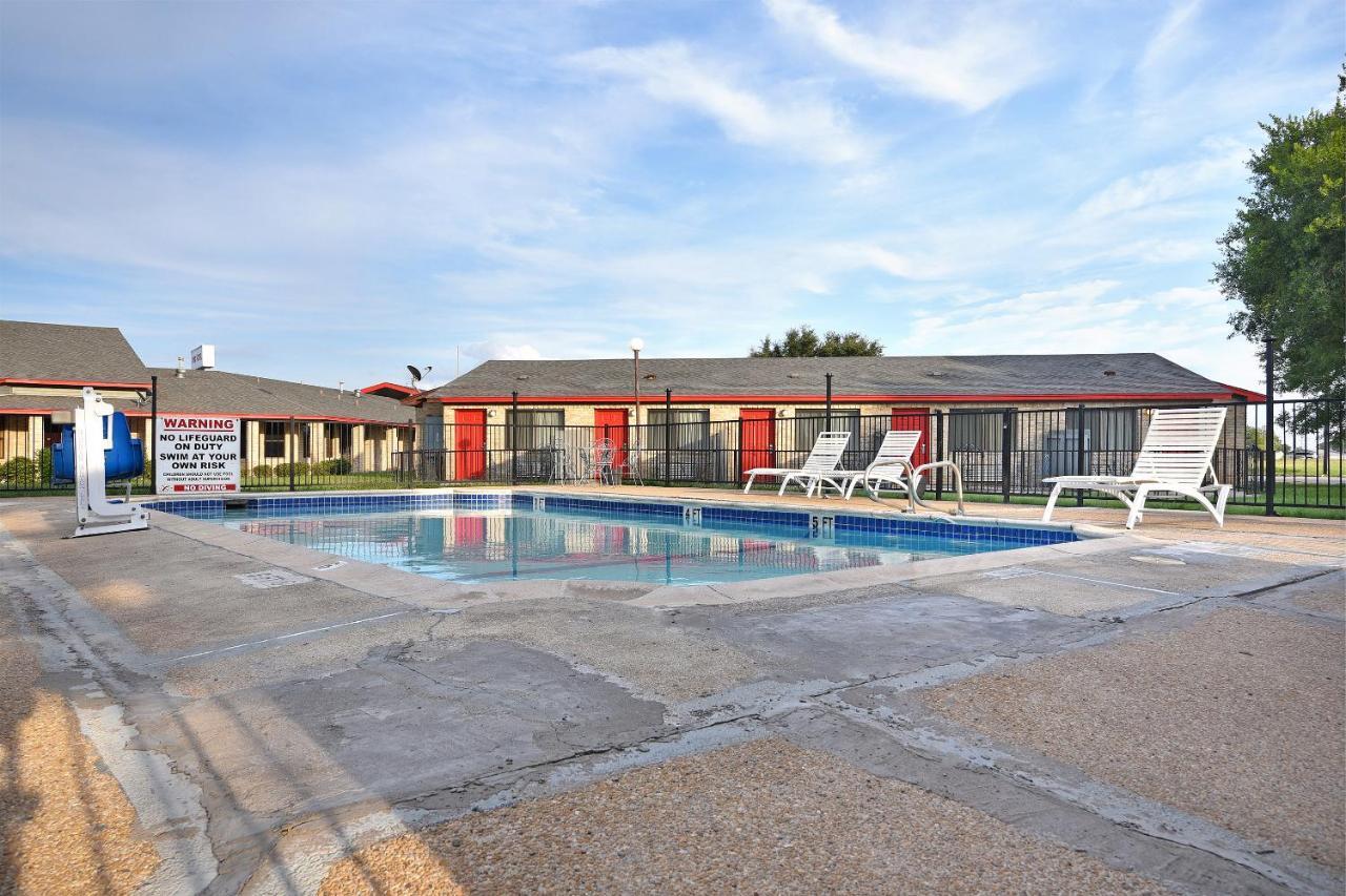 Americas Best Value Inn Lockhart Tx Exteriér fotografie